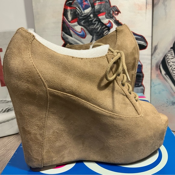 New Soda High Wedge Heel 5" Platform 2” Open Toe Shoes Taupe Women's Sz 6, 6.5 - Picture 4 of 10